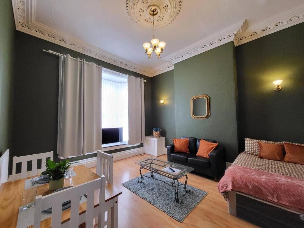 Digbeth City Centre Apartment Sleeps 12 Opposite Coach Station バーミンガム エクステリア 写真